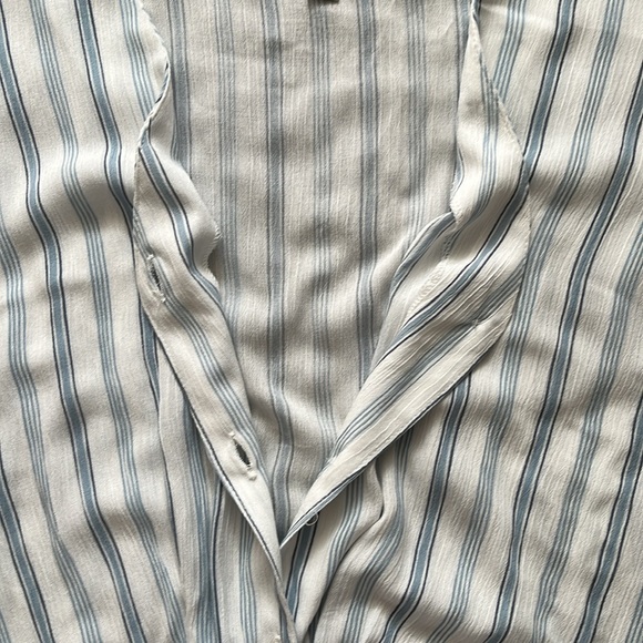 SO Tunic Style Front Twist Blue & White Striped Boho Blouse Top, Size Medium - Picture 9 of 13
